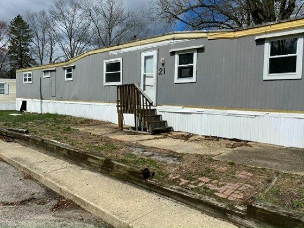 1970 BUD Mobile Home For Sale