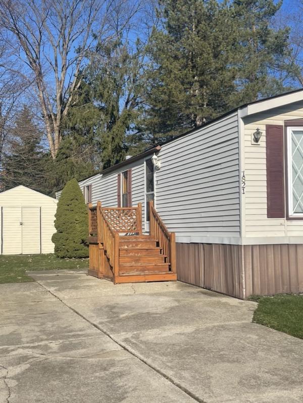 1821 Davis St Milford, MI MHVillage