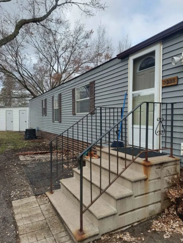 3333 91st Ave NE Blaine, MN MHVillage