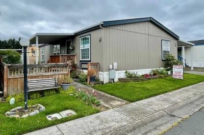 Mobile Home at 1570 S Peach St, #72 Medford, OR 97501