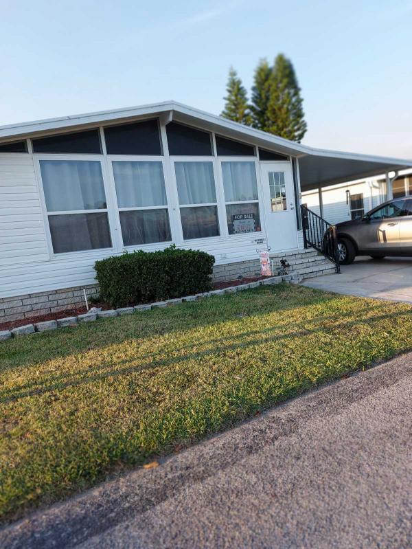 Photo 1 of 2 of home located at 3 Lake Pointe Dr. Mulberry, FL 33860