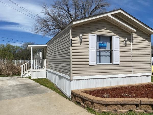 2010 SOUT Mobile Home For Sale