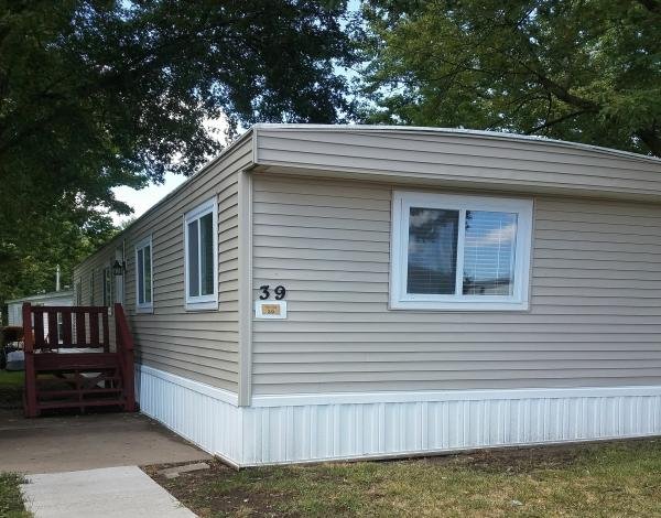 Photo 1 of 2 of home located at 1812 Eastern Drive SW Lot 39 Cedar Rapids, IA 52404