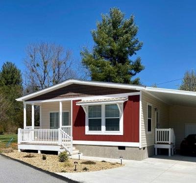 Mobile Home at 27 Hannah Grace Way Hendersonville, NC 28792