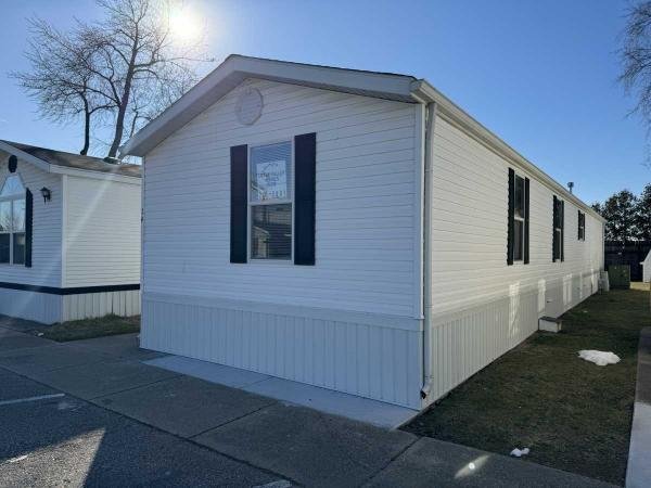 2003 Schult Manor Hill Manufactured Home