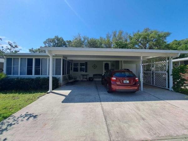 Photo 1 of 2 of home located at 35252 Jomar Avenue Zephyrhills, FL 33541