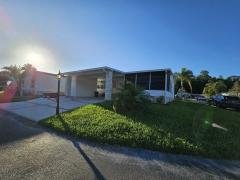 Photo 1 of 18 of home located at 684 Tulip Cir. E Auburndale, FL 33823