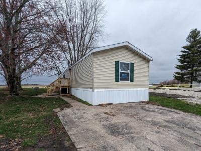 Mobile Home at 303 Country Elms Est. Galesburg, IL 61401