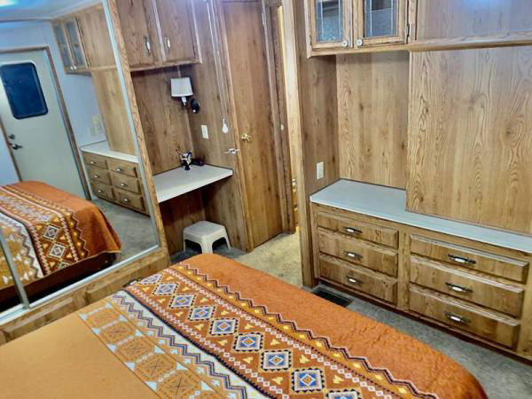 1987 Skyline Manufactured Home