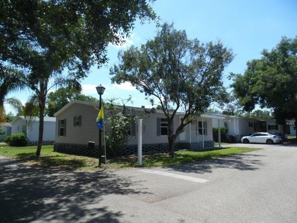 Photo 1 of 2 of home located at 1524 Barkwood Lane Orlando, FL 32828