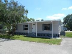 Photo 3 of 15 of home located at 1524 Barkwood Lane Orlando, FL 32828