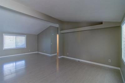 Photo 3 of 21 of home located at 185 Codyerin Dr. Henderson, NV 89074