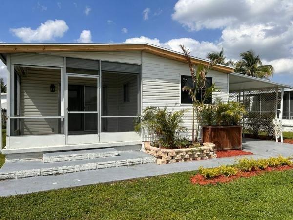 Photo 1 of 2 of home located at 10550 West State Rd 84 Lot #258 Fort Lauderdale, FL 33324