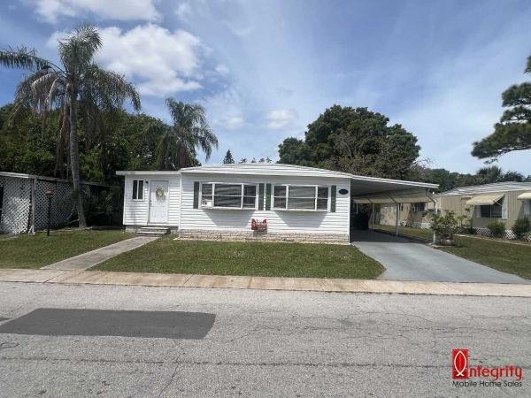 Photo 1 of 2 of home located at 7501 142nd Avenue N, Lot 536 Largo, FL 33771