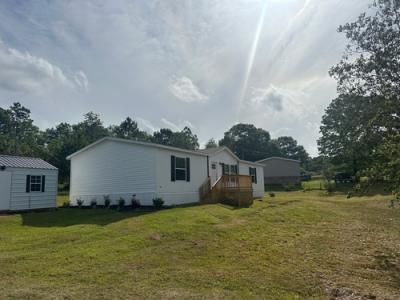 Mobile Home at 13330 Leslis Ln Saucier, MS 39574