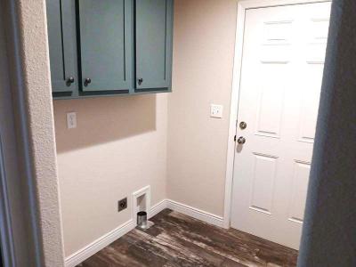 Photo 5 of 25 of home located at 1800 Lakewood Ct #37 Eugene, OR 97402