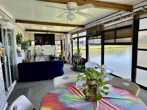 1986 VICT Manufactured Home