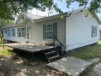 Mobile Home at 1324 Nueces St Kenedy, TX 78119