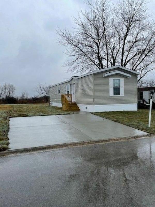 Photo 1 of 2 of home located at 2464 E. 29th Rd., Lot# 119 Seneca, IL 61360