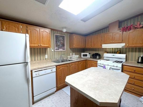 2000 Lincoln Park Mobile Home