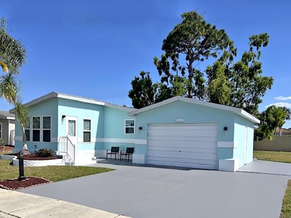 Photo 1 of 2 of home located at 1031 La Paloma Blvd North Fort Myers, FL 33903