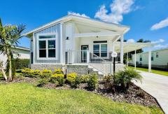 Photo 2 of 22 of home located at 4730 Devonwood Ct Lot #729 Lakeland, FL 33801