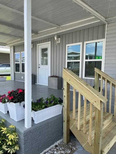 Photo 2 of 31 of home located at 117 Cottonwood Lane Naples, FL 34112