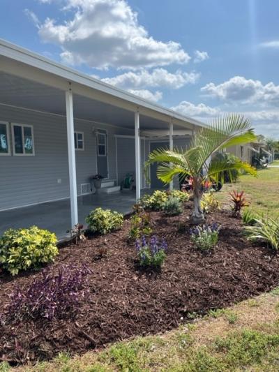 Photo 3 of 31 of home located at 117 Cottonwood Lane Naples, FL 34112