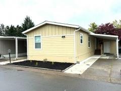 Photo 2 of 14 of home located at 1800 Lakewood Ct, Sp. #37 Eugene, OR 97402