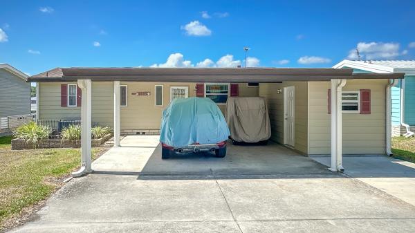 1987 Homes of Merit Mobile Home For Sale | 104 E Pine Dr Lady Lake, FL