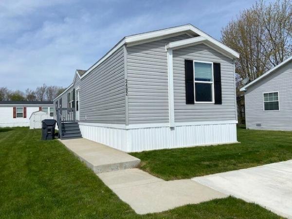 2021 Clayton Wakarusa 95PLH167663DH21 Mobile Home