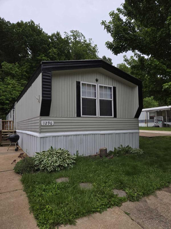 1296 Ravinia Way Fenton, MO MHVillage