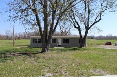 Mobile Home at 500 N Front St Olmsted, IL 62970