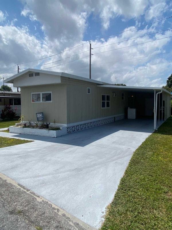 Photo 1 of 2 of home located at 6515 15 Street East Lot H-22 Sarasota, FL 34243