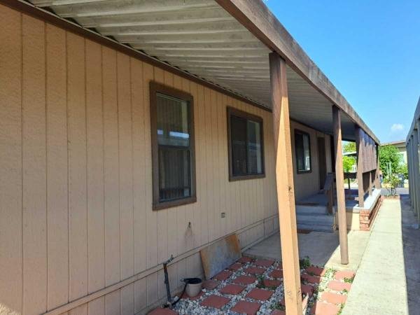 1989 Goldenwest Easy 3 or 4 Beds Mobile Home