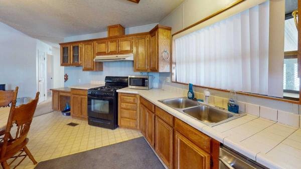 1989 Goldenwest Easy 3 or 4 Beds Mobile Home
