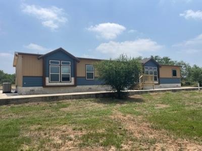 Mobile Home at 907 County Road 773 Devine, TX 78016