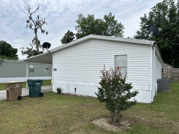 1996 Oakwood Mobile Home