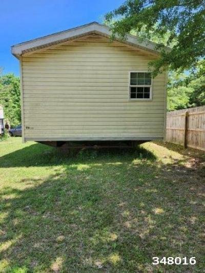 Mobile Home at 40182 Caledonia Rd Hamilton, MS 39746