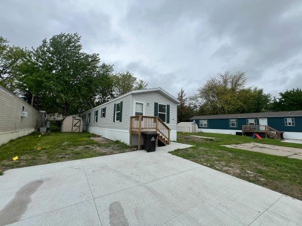 2023 Clayton - Wakarusa Mobile Home For Rent