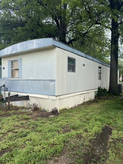 Mobile Home at 930 Graphic Arts Rd, Lot 42 Emporia, KS 66801