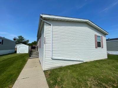Mobile Home at 40039 N Cornwall Cir Sterling Heights, MI 48310