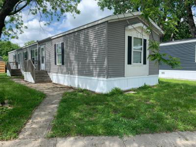 Mobile Home at 205 Blake Edwardsville, KS 66113