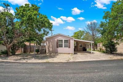 Photo 3 of 18 of home located at 68 Apache Dr Kerrville, TX 78028