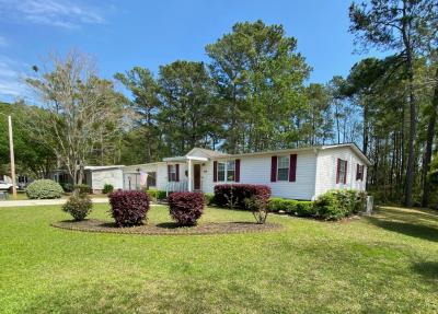 Photo 2 of 17 of home located at 3091 Palmetto Drive Murrells Inlet, SC 29576