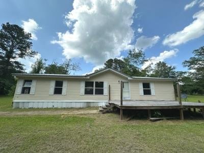Mobile Home at 311 North Pilate Ave Newton, MS 39345