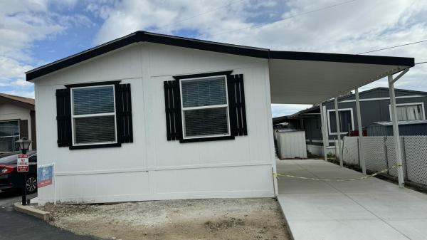 2023 Fleetwood 220CL24483E Manufactured Home