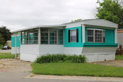 Mobile Home at 884 Apple Hollownw Walker, MI 49534