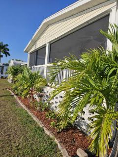 Photo 4 of 26 of home located at 701 Aqui Esta Dr, #175 Punta Gorda, FL 33950