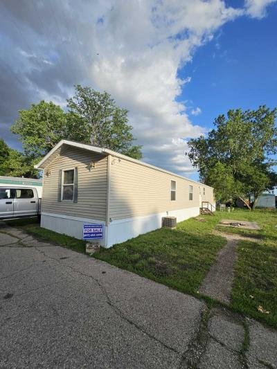 Mobile Home at 930 Graphic Arts Rd, Lot 60 Emporia, KS 66801